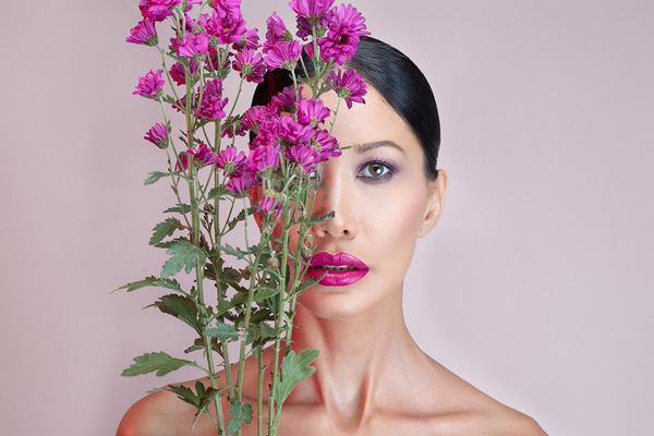 Dubai Photographer underwater, fashion, commercial, corporate, wedding -