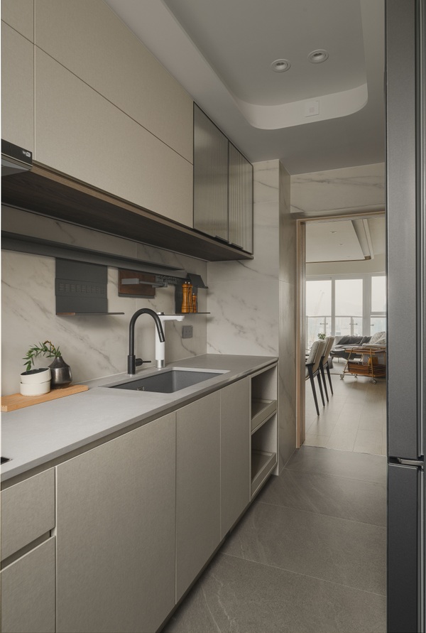 Residential Interior Design at Happy Valley, Hong Kong by Madmen Studio