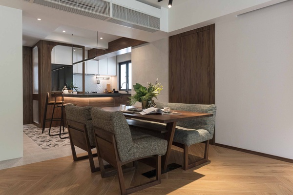 Luxury Residential Interior Design at Realty Garden, Mid-Levels, Hong ...